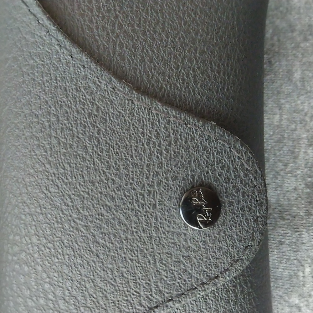 Ray Ban sunglasses case - Picture 3 of 5